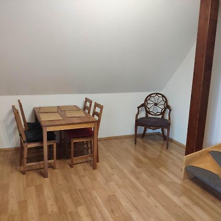 Ferienwohnung Mit 123Qm Fuer 8 Personen Mit Sehr Grossem Garten, Einfache Innen-Ausstattung Лайпциг Екстериор снимка