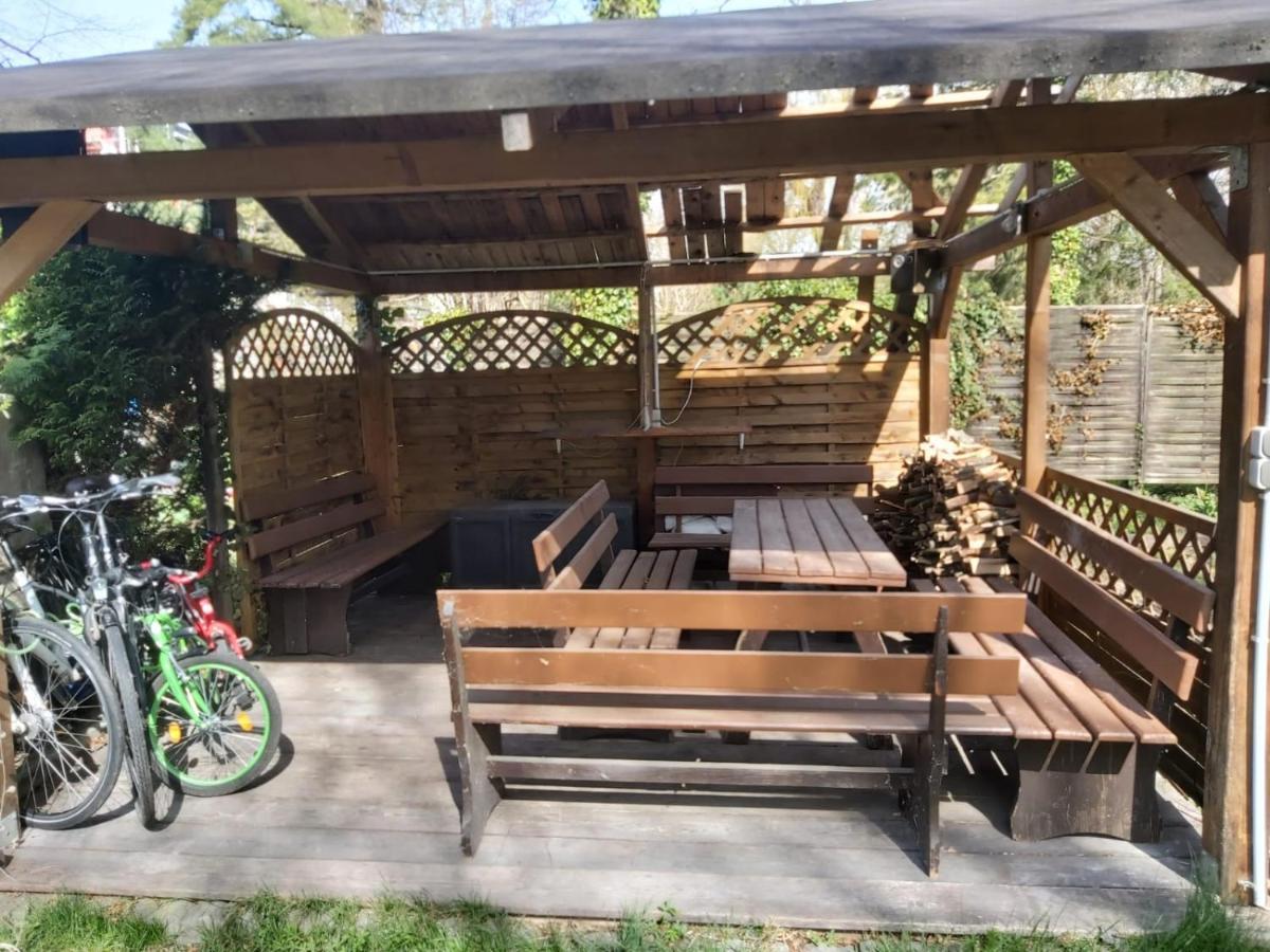 Ferienwohnung Mit 123Qm Fuer 8 Personen Mit Sehr Grossem Garten, Einfache Innen-Ausstattung Лайпциг Екстериор снимка