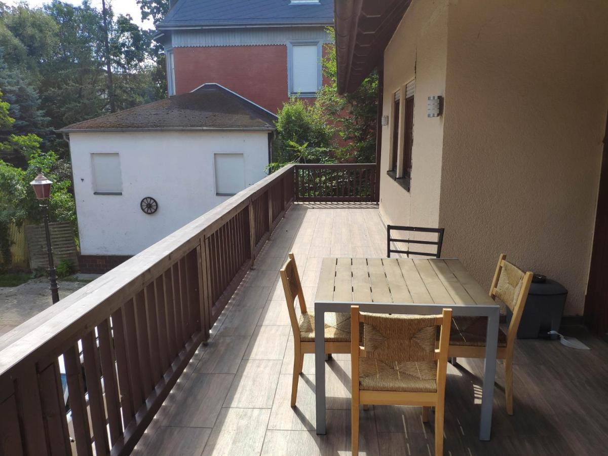 Ferienwohnung Mit 123Qm Fuer 8 Personen Mit Sehr Grossem Garten, Einfache Innen-Ausstattung Лайпциг Екстериор снимка
