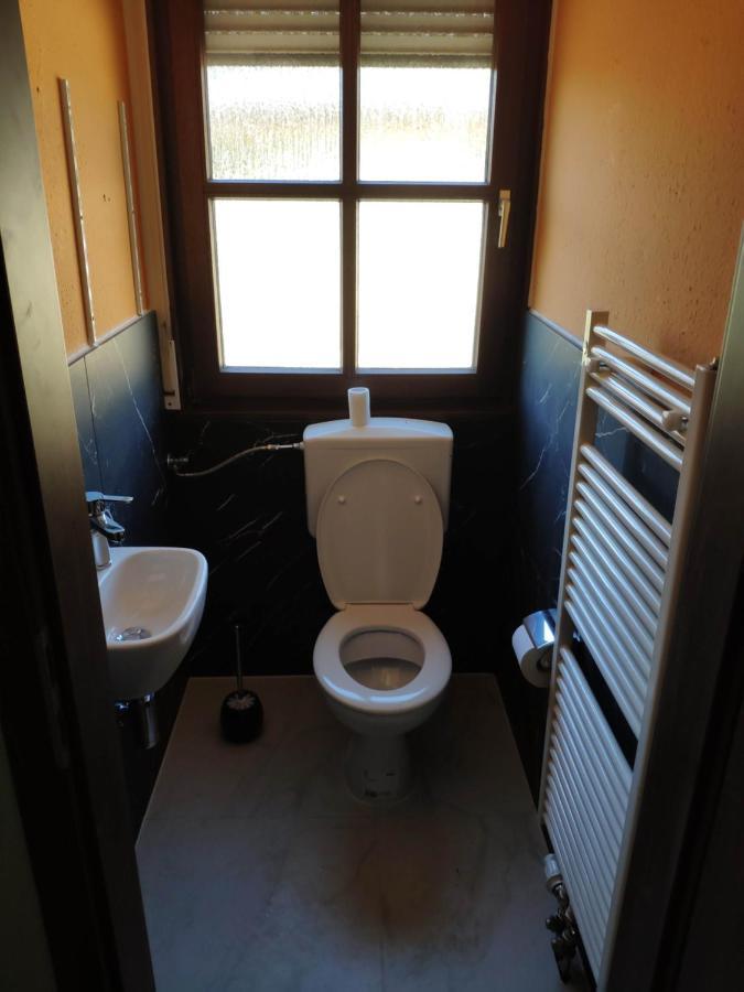 Ferienwohnung Mit 123Qm Fuer 8 Personen Mit Sehr Grossem Garten, Einfache Innen-Ausstattung Лайпциг Екстериор снимка