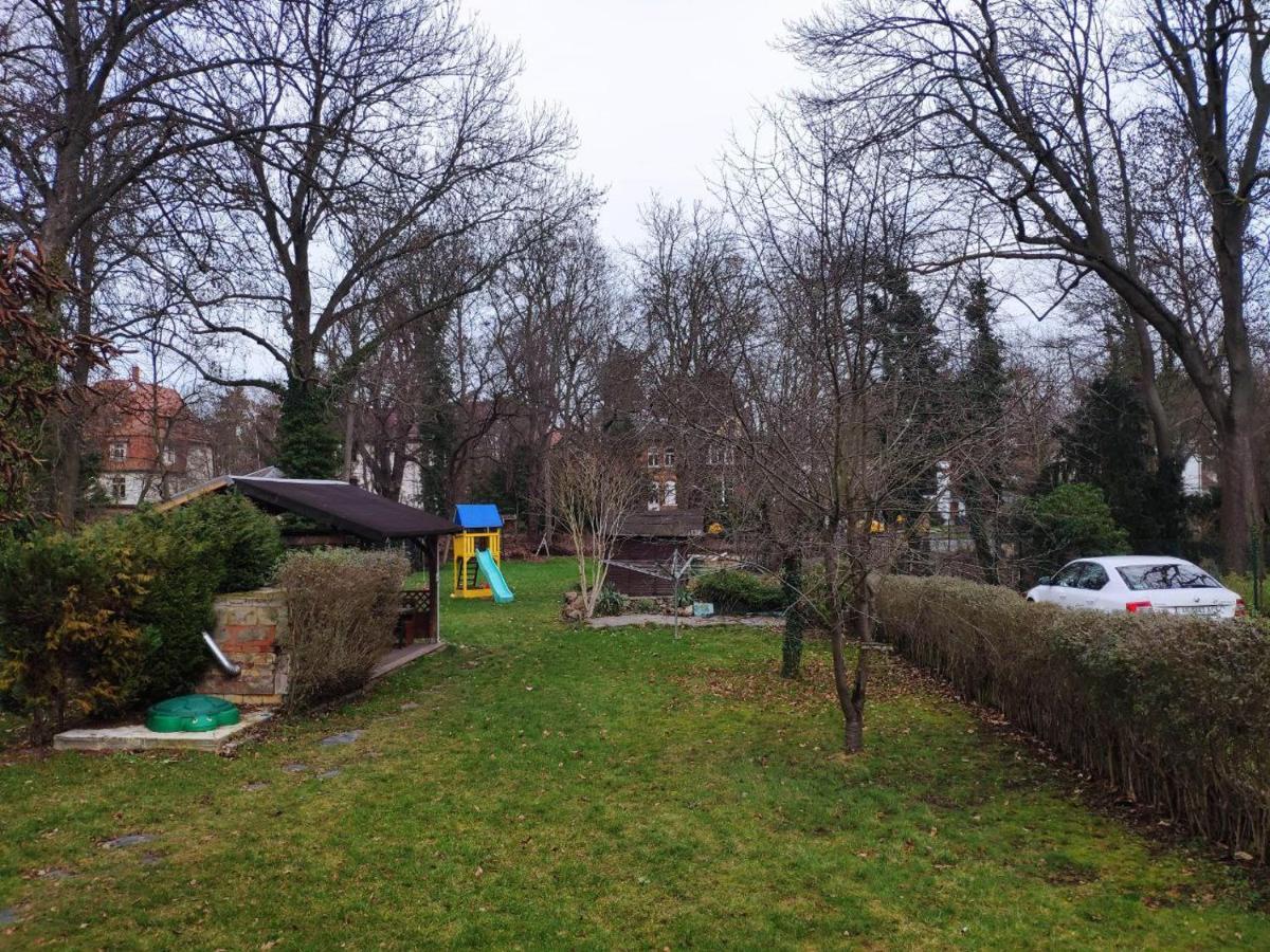 Ferienwohnung Mit 123Qm Fuer 8 Personen Mit Sehr Grossem Garten, Einfache Innen-Ausstattung Лайпциг Екстериор снимка