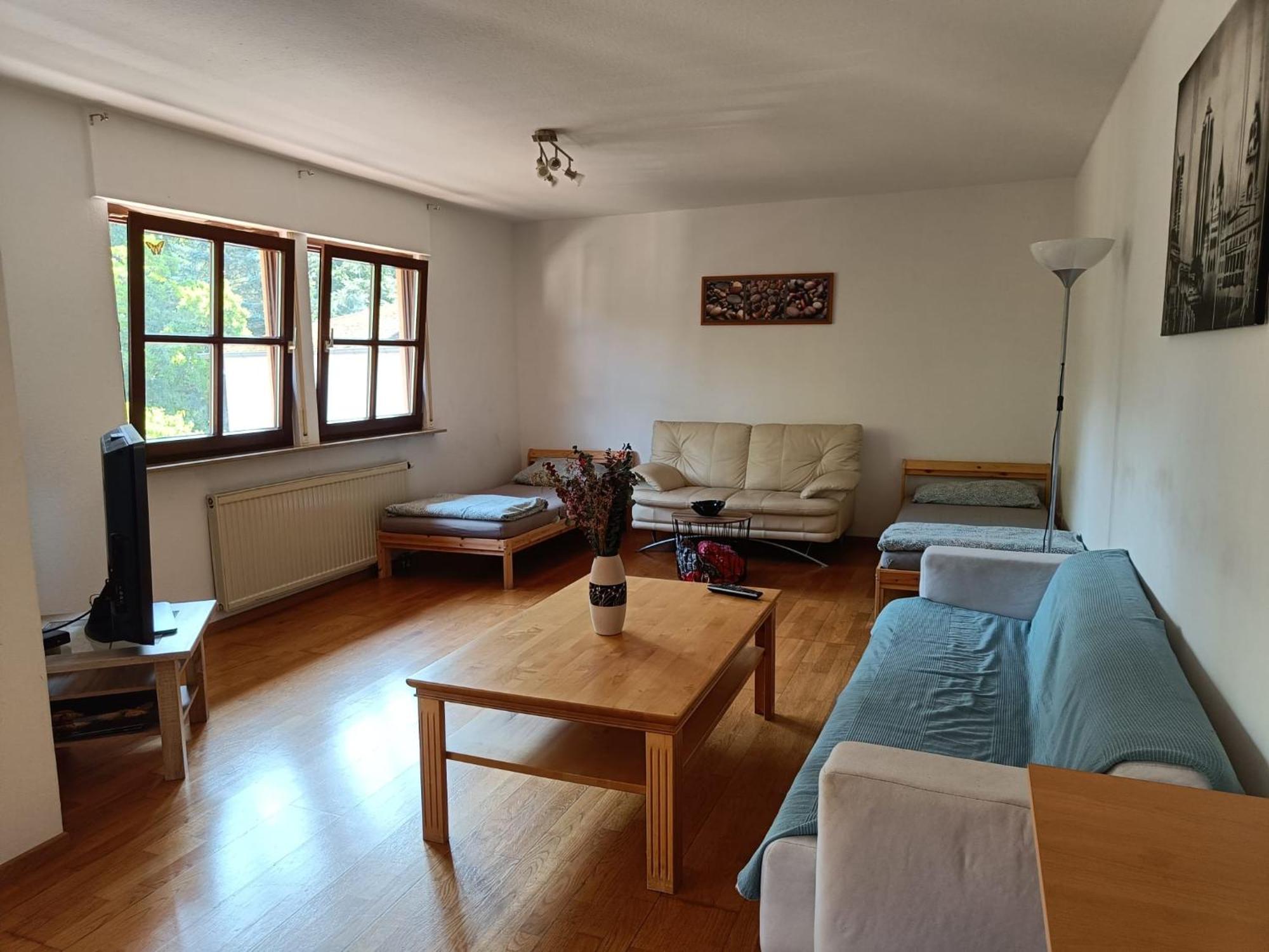 Ferienwohnung Mit 123Qm Fuer 8 Personen Mit Sehr Grossem Garten, Einfache Innen-Ausstattung Лайпциг Екстериор снимка