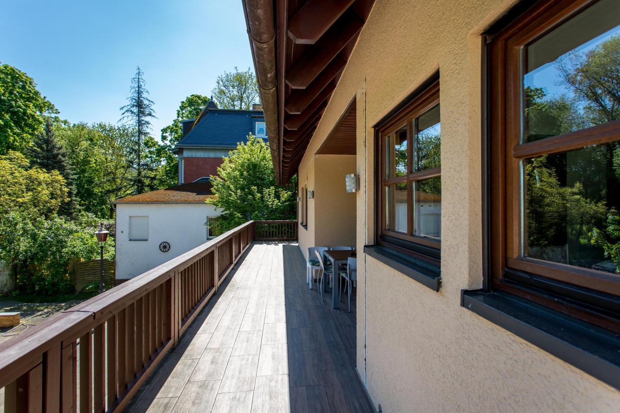 Ferienwohnung Mit 123Qm Fuer 8 Personen Mit Sehr Grossem Garten, Einfache Innen-Ausstattung Лайпциг Екстериор снимка