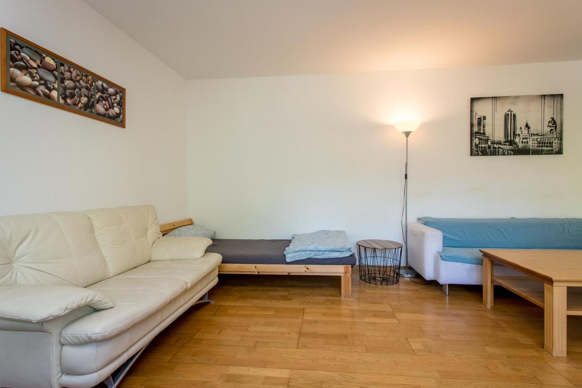 Ferienwohnung Mit 123Qm Fuer 8 Personen Mit Sehr Grossem Garten, Einfache Innen-Ausstattung Лайпциг Екстериор снимка