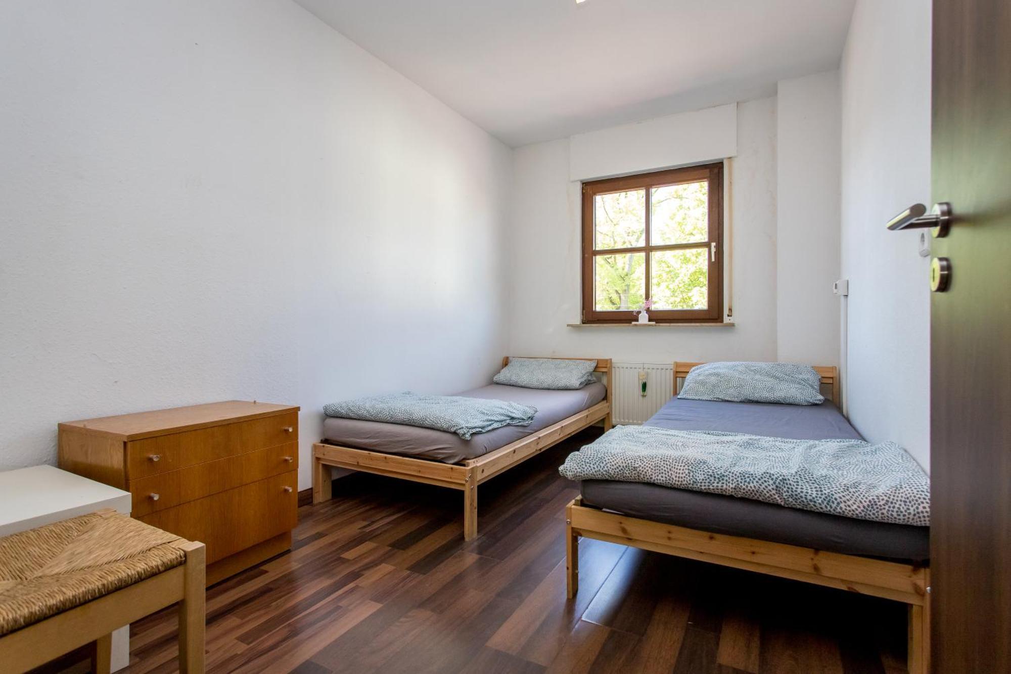 Ferienwohnung Mit 123Qm Fuer 8 Personen Mit Sehr Grossem Garten, Einfache Innen-Ausstattung Лайпциг Екстериор снимка