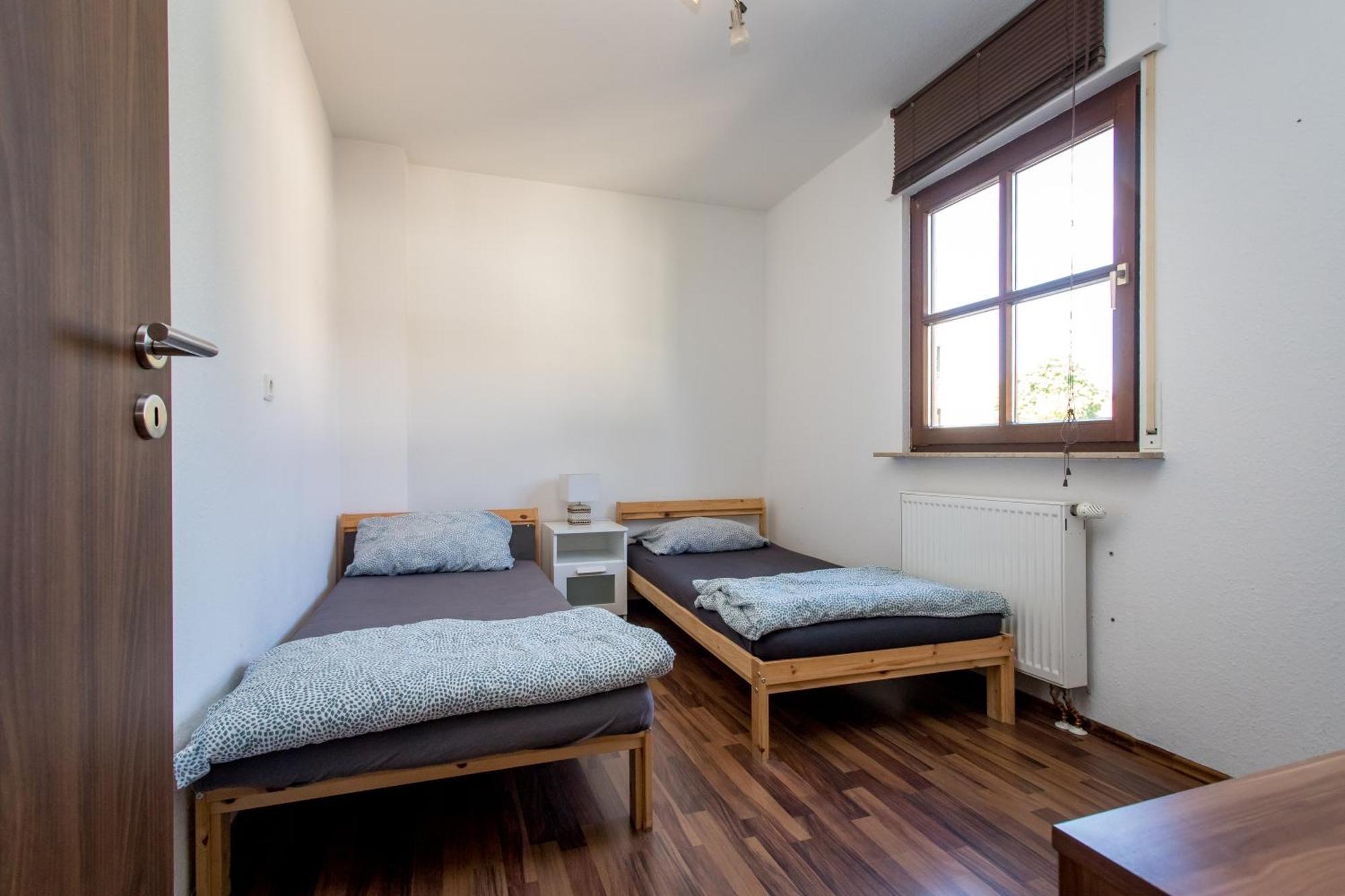 Ferienwohnung Mit 123Qm Fuer 8 Personen Mit Sehr Grossem Garten, Einfache Innen-Ausstattung Лайпциг Екстериор снимка