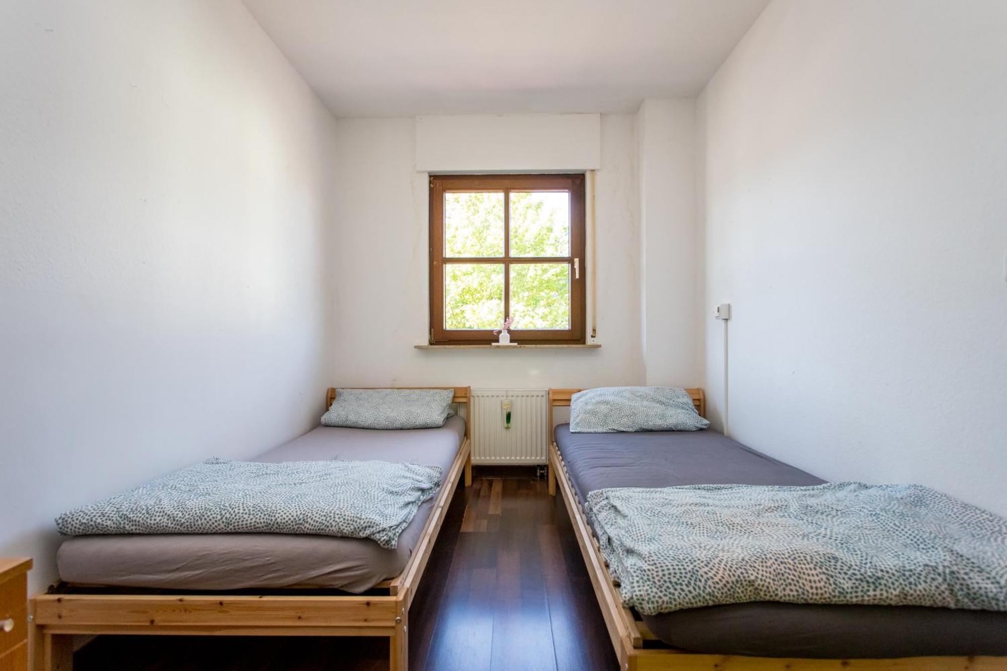 Ferienwohnung Mit 123Qm Fuer 8 Personen Mit Sehr Grossem Garten, Einfache Innen-Ausstattung Лайпциг Екстериор снимка